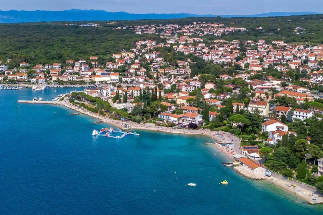 Apartments With A Parking Space Malinska, Krk - 19296 Croatia