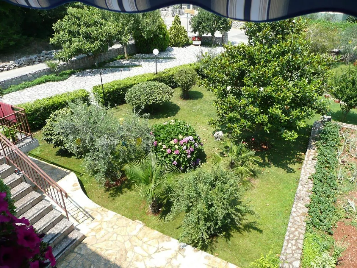 Apartments With A Parking Space Malinska, Krk - 19296 Croatia